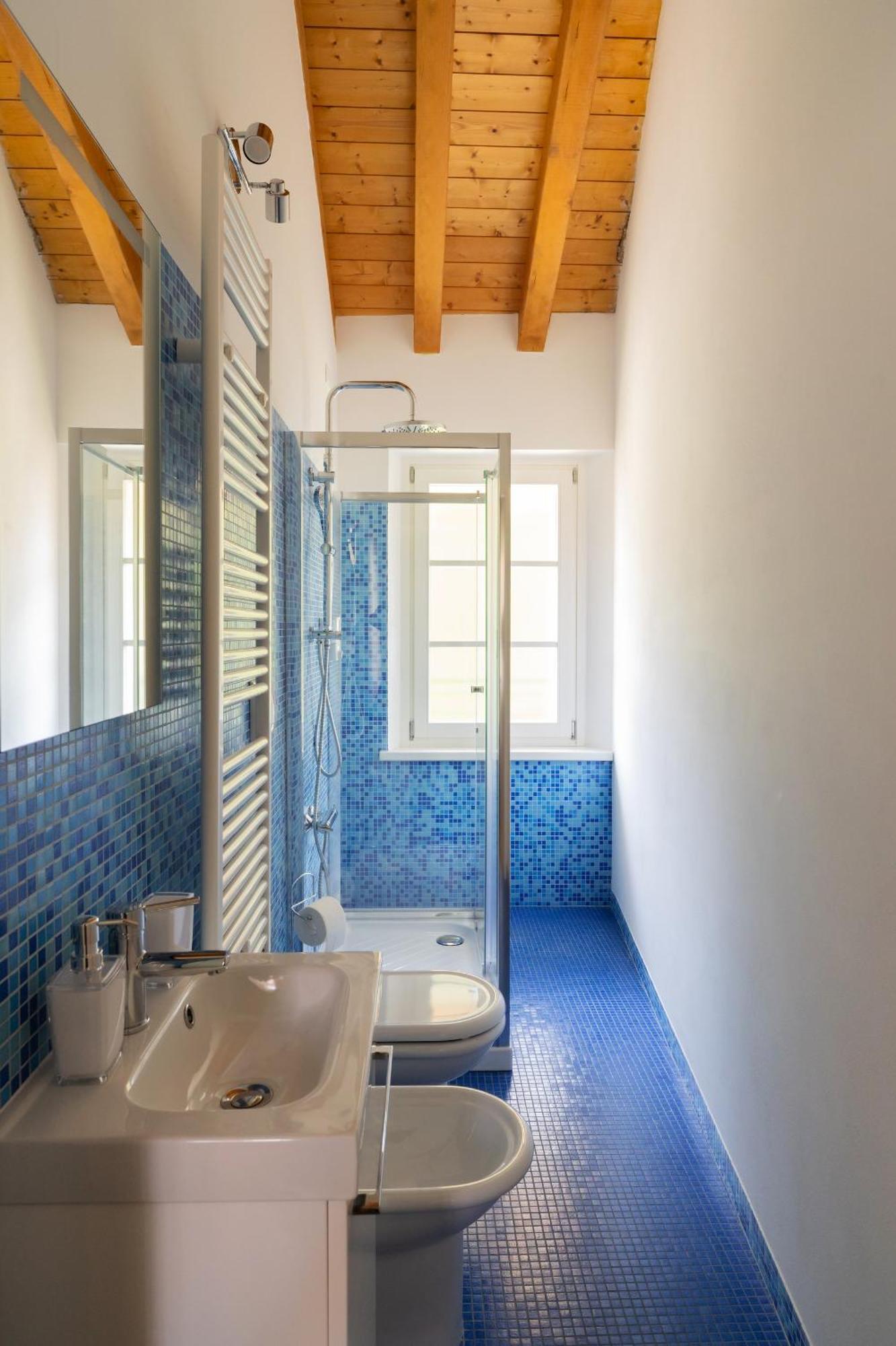 Double Private Parking, 2 Bedrooms & 2 Bathrooms - Elegant Apartment In Old Town Údine Exterior foto